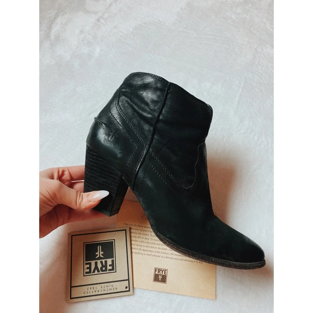 Frye Reina Western Bootie Women’s Size 8.5 in Black with Pointed Toe - Picture 3 of 8